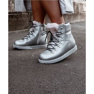 EMU Australia Leather Waterproof Sheepskin Lined Boots, Size 7 NEW